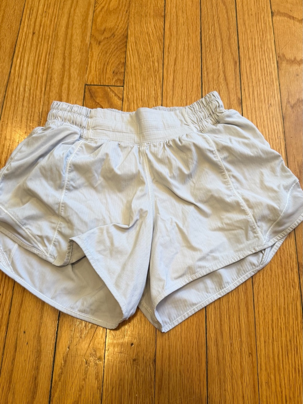 Lululemon Women’s Hotty Hot Shorts Size 2 Light Blue